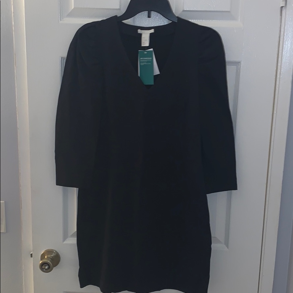 BNWT H&M BOdy con dress w puff shoulder sleeve